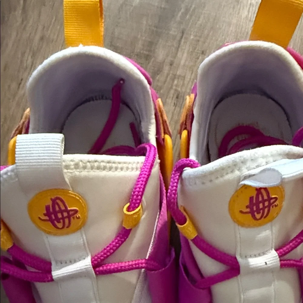 Nike Air Huarache City Low white, fuchsia, and gold color way Size 9 - Picture 5 of 12